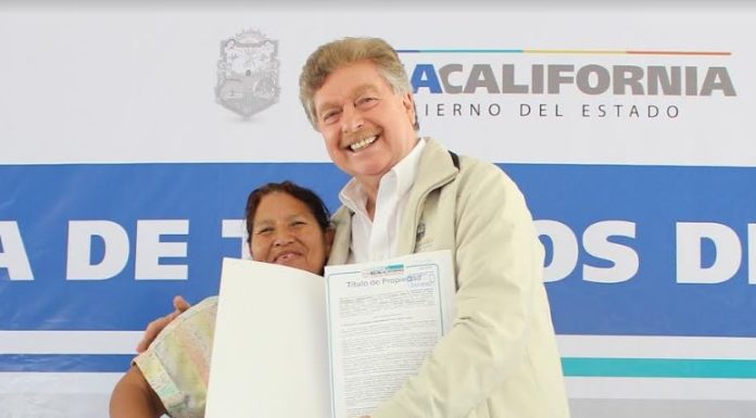 Son beneficiadas 300 familias con títulos de propiedad en Tijuana por el gobernador Kiko Vega