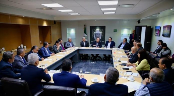 Acuerda presidente municipal reuniones mensuales con el CCE