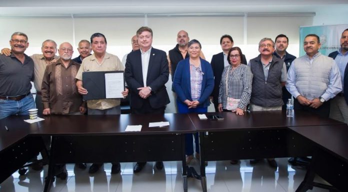 Asigna Gobernador Francisco Vega predio al SNTE sección 2 para construcción de casa de retiro del jubilado y pensionado