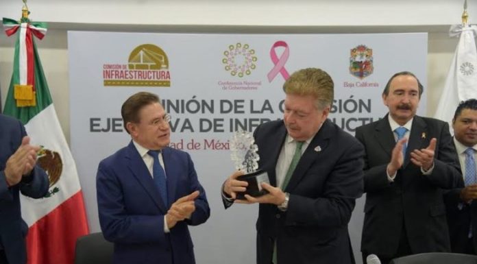 Reconocen gestión de Kiko Vega al frente de comisión de Fomento a la Industria Vitivinícola de la Conago