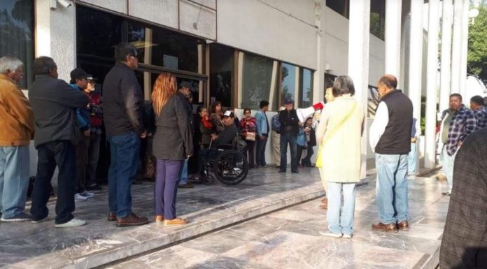 Reciben pago maestros jubilados y pensionados de 250 millones de pesos