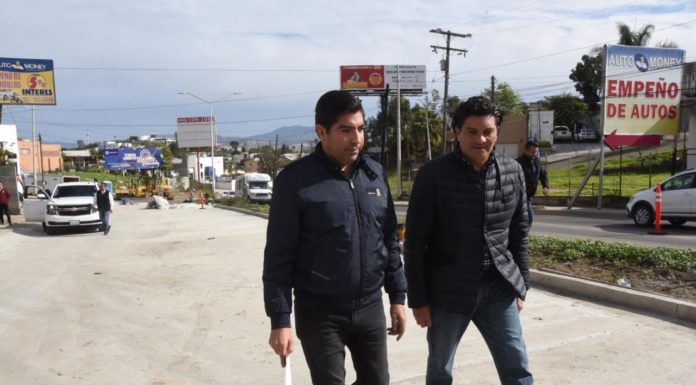 Supervisa Armando Ayala mejoras a la avenida Jesús Clark Flores