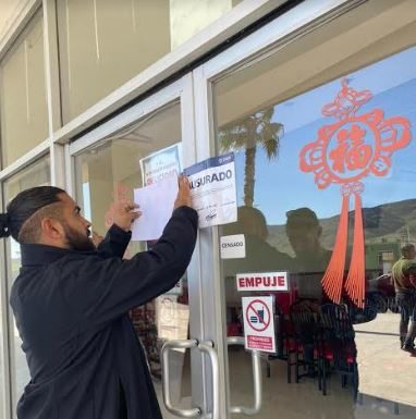 Por no contar con medidas de higiene clausuran restaurant de comida china en Plaza Sendero