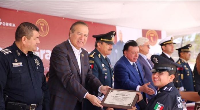 Extiende Presidente Arturo González felicitación a cadetes graduados de la academia de seguridad