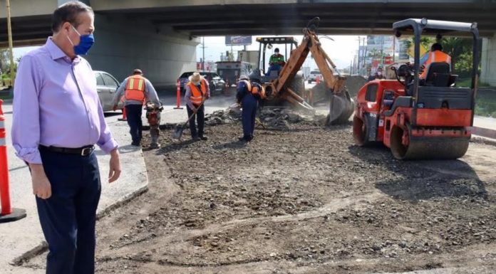OBRAS DE BACHEO BENEFICIARAN A 200 MIL PERSONAS EN OTAY CENTENARIO: ARTURO GONZALEZ