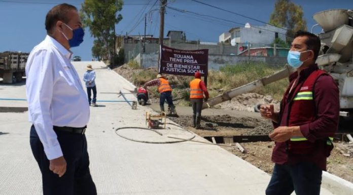 Supervisa Arturo González avance de obra de pavimentación en el Florido