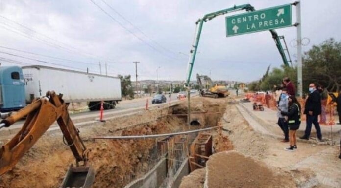 INTENSIFICA MUNICIPIO TRABAJOS DE REHABILITACIÓN DEL SOCAVÓN EN BULEVAR SIMÓN BOLÍVAR