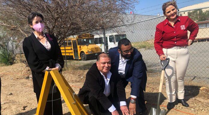 COLOCAN PRIMERA PIEDRA DEL EDIFICIO DEL SINDICATO DE PROFESORES COBACH BC