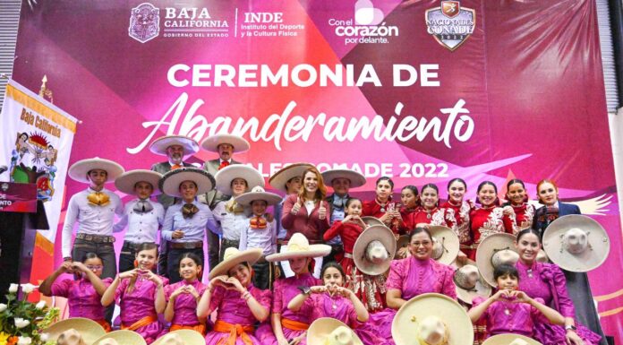 ABANDERA MARINA DEL PILAR A SELECCIÓN BAJACALIFORNIANA PARA JUEGOS NACIONALES CONADE