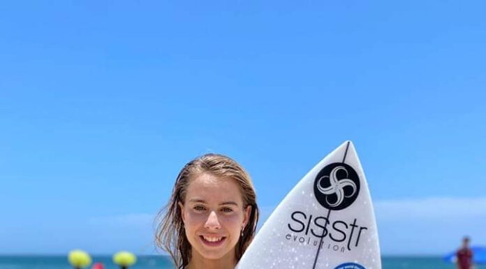 LE DA MARIANA VALENCIA LA PLATA A BC EN SURFING