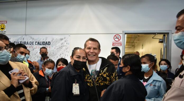 REINAUGURA JULIO CÉSAR CHÁVEZ GIMNASIO DE TRABAJADORES DE POLY