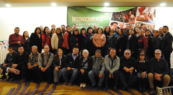ENTREGA CONALEP BC RECONOCIMIENTOS A PERSONAL DOCENTE Y ADMINISTRATIVO POR AÑOS DE SERVICIO Y CONTRIBUCIÓN
