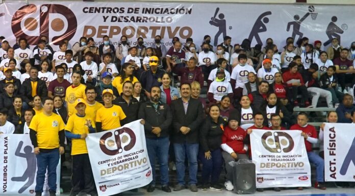 ENTREGA IMDET MATERIAL DEPORTIVO A CENTROS DE INICIACIÓN DEPORTIVA*