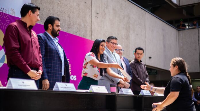 RECIBEN 100 FAMILIAS TIJUANENSES TÍTULOS DE PROPIEDAD POR PARTE DEL XXIV AYUNTAMIENTO