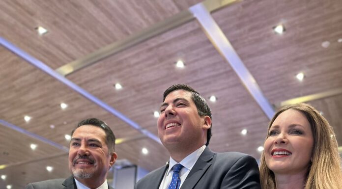 ES BAZÁN GOMEZ LLANOS PRESIDENTE DEL COLEGIO DE ABOGADOS DE TIJUANA