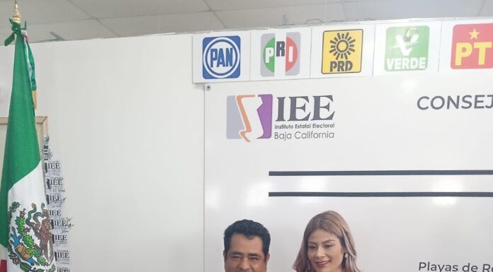 RECIBE FIDEL MOGOLLÓN CONSTANCIA DE MAYORÍA