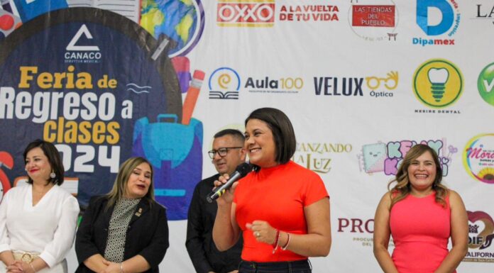 REALIZA FERIA DE REGRESO A CLASES CANACO MEXICALI