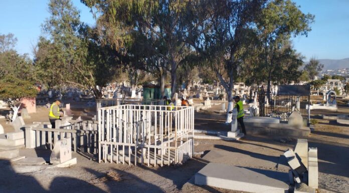 DAN MANTENIMIENTO A PANTEONES MUNICIPALES EN ENSENADA