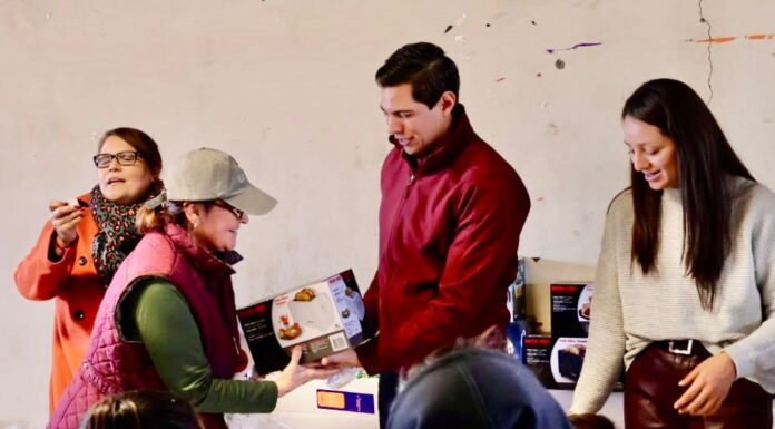 DIF MUNICIPAL DE TECATE LLEVA CALIDEZ Y ALEGRÍA A LA RUMOROSA CON LA BRIGADA DE INVIERNO