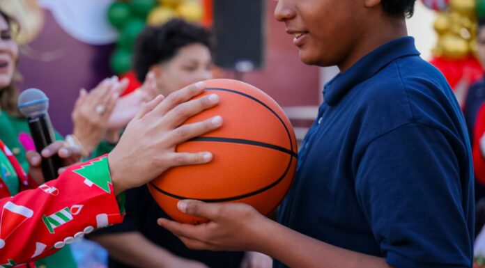 DISFRUTAN FIESTA NAVIDEÑA NIÑAS Y NIÑOS DE ALBERGUE DIF EN MEXICALI