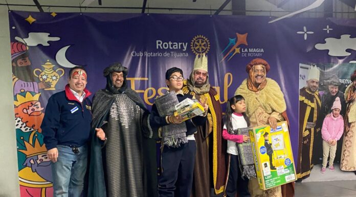CELEBRAN ROTARIOS EL «DÍA DE REYES» A NIÑOS DEL CAM EN TIJUANA
