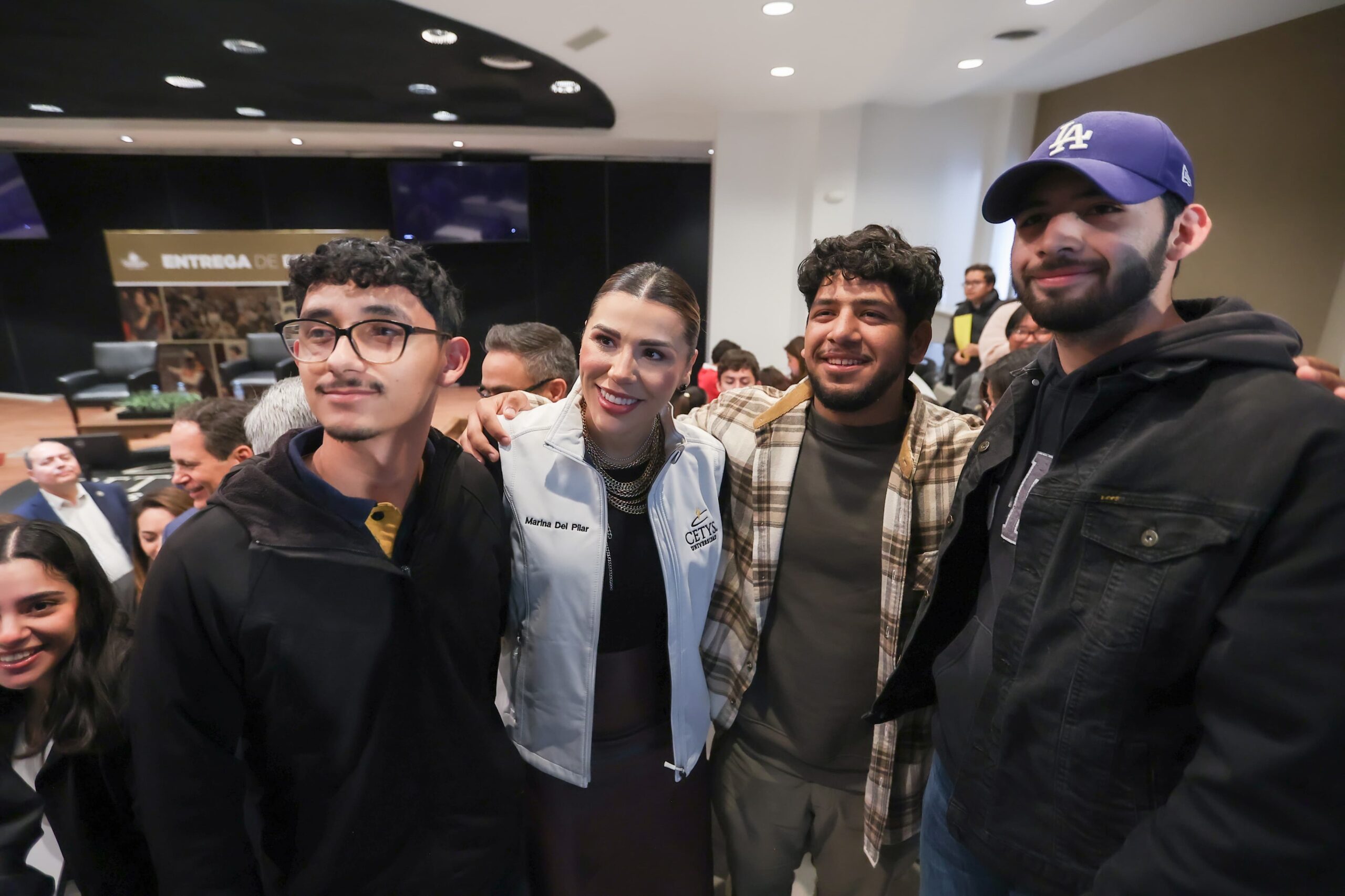 IMPULSAN PROGRAMA ENTRE JÓVENES DE BC «YO EMPRENDO»