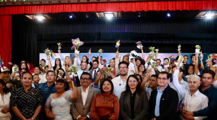 58 PAREJAS FORMALIZARON SU AMOR A TRAVÉS DE CEREMONIA DE MATRIMONIOS COLECTIVOS LGBTTTIQA+