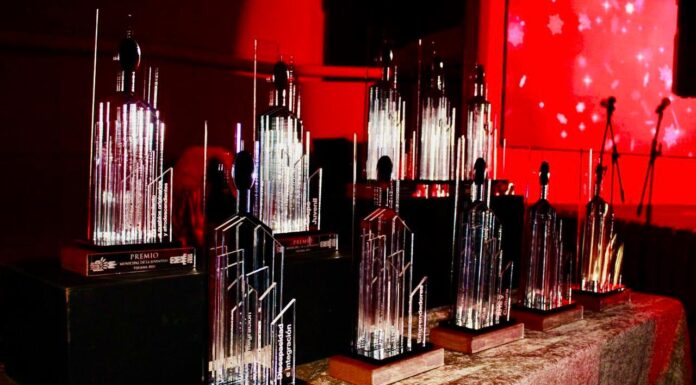 ENTREGA AYUNTAMIENTO DE TIJUANA EL PREMIO MUNICIPAL DE LA JUVENTUD