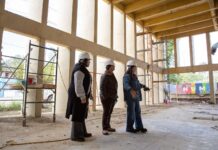 AUTORIDADES MUNICIPALES SUPERVISAN OBRA DE COCINA CENTRAL EN LA COLONIA AMPLIACIÓN LUCIO BLANCO