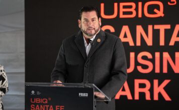 COLOCAN PRIMERA PIEDRA DE COMPLEJO HABITACIONAL EN SANTA FE