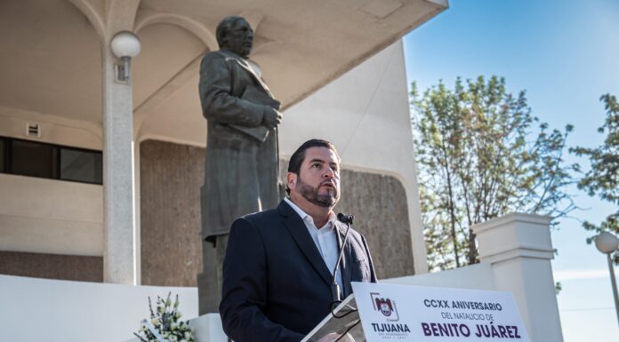 ENCABEZA ISMAEL BURGUEÑO CEREMONIA CONMEMORATIVA DEL NATALICIO DE BENITO JUÁREZ