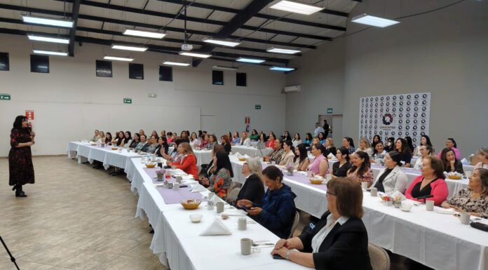PROMUEVE INDUSTRIALES DE ENSENADA CAPACITACIÓN Y LIDERAZGO FEMENINO