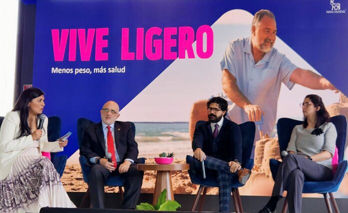 Dra. Angélica Navarro, Dr. Ricardo Correa, Dr. Hugo Radillo, Dra. Emma Chávez (1)