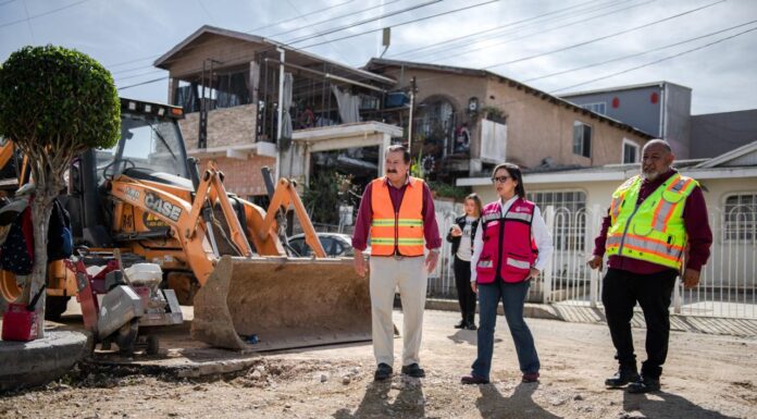 ENTREGA MÓNICA VEGA OBRA DE DRENAJE EN FRACCIONAMIENTO LAS CALIFORNIAS TRAS RENOVAR RED DE MÁS DE 50 AÑOS