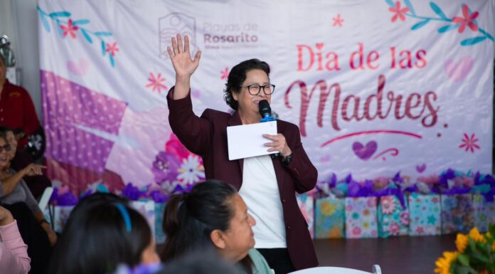 FESTEJAN A MADRES ROSARITENSES CON EMOTIVO ENCUENTRO