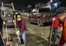 REALIZAN OBRA DE BACHEO EN CARRETERA A OJOS NEGROS EN ENSENADA