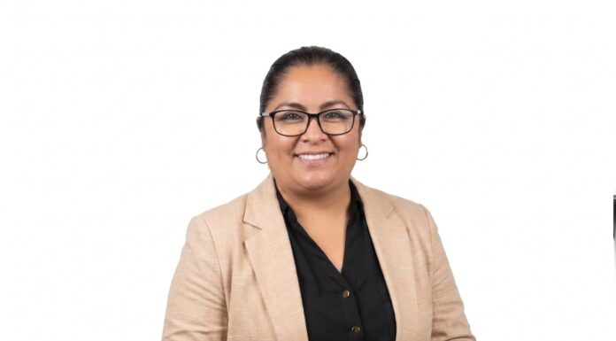 ABHRIL AGUIRRE BUSCA LA PRESIDENCIA DEL COLEGIO DE ARQUITECTOS DE ENSENADA