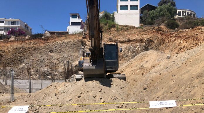 CLAUSURAN CONSTRUCCIÓN EN CERCANÍAS AL CERRO DEL KEKI EN ENSENADA