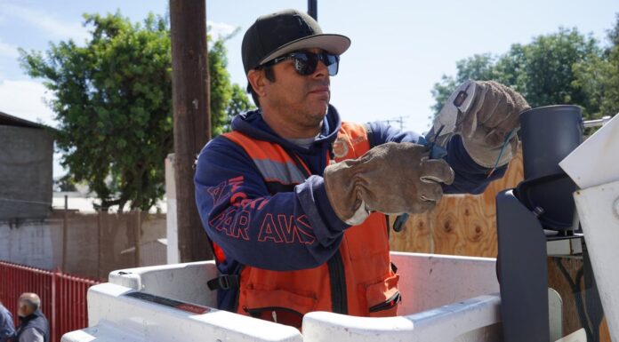 INSTALAN 148 LUMINARIAS EN LA COLONIA COLINAS DE LA MESA EN TIJUANA