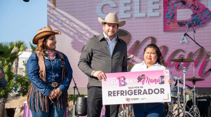 CELEBRAN A LAS MAMÁS DE TIJUANA CON CONCIERTO DE CAPITANES DE OJINAGA