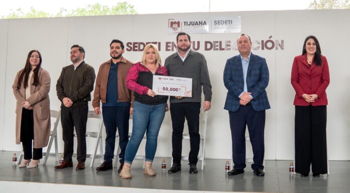RECIBEN EMPRENDEDORES TIJUANENSES APOYOS ECONÓMICOS