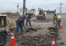 REALIZAN TRABAJOS DE BACHEO EN PUENTE DE TERRAZAS DEL PACÍFICO EN ROSARITO