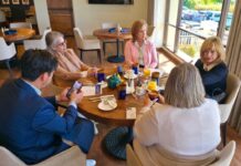 FORTALECE EVA MORENO LAZOS CON ACTIVISTAS EN SAN DIEGO, CA