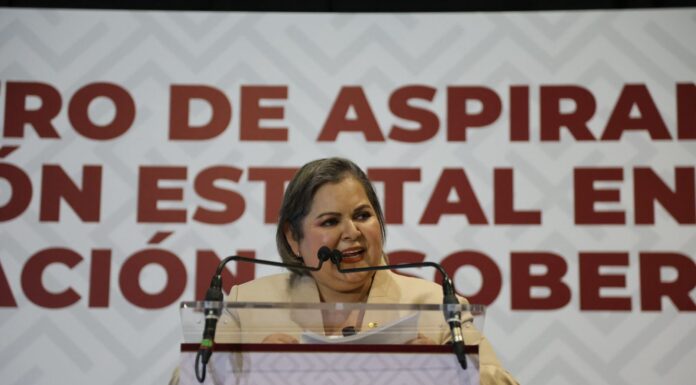 SE REGISTRA EVA MORENO COMO ASPIRANTE A DIRIGIR A LA 4T EN BC