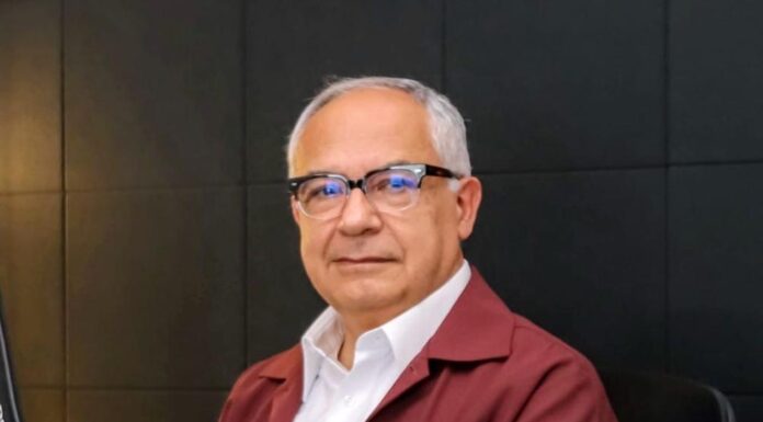 RECIBE ALFREDO ÁLVAREZ PETICIONES PARA INCLUIR SALUD EMOCIONAL EN EL PLAN MAESTRO