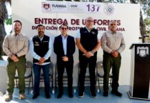 RECIBE PERSONAL DE PROTECCIÓN CIVIL TIJUANA PAQUETES COMPLETOS DE UNIFORMES