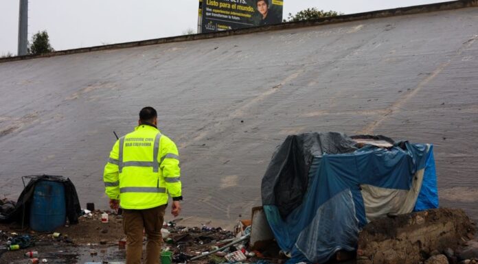 REUBICAN DE FORMA PREVENTIVA A HABITANTES EN EXTREMA VULNERABILIDAD DEL CAUCE DEL RÍO TIJUANA ANTE EL EMBATE DE «RACHEL»
